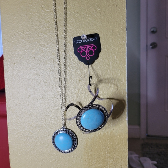 Jewelry - Picture 2 of 4